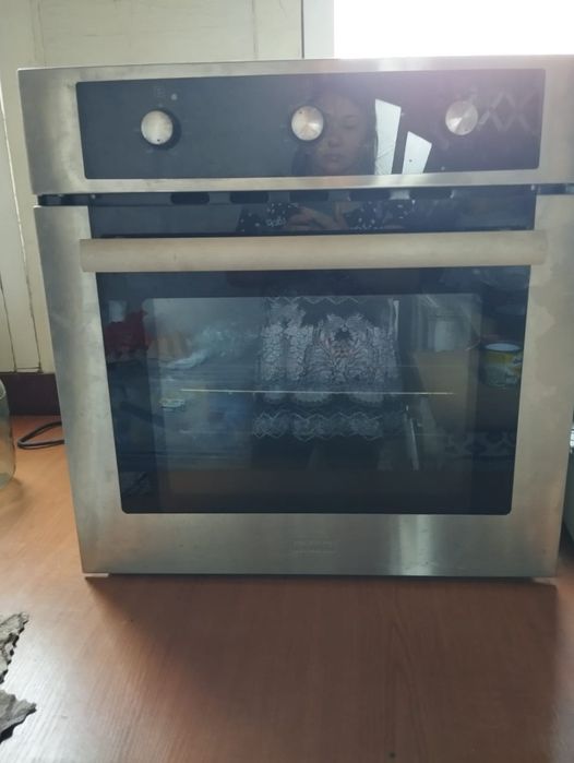 Продам духовку встраеваемую электрическую!