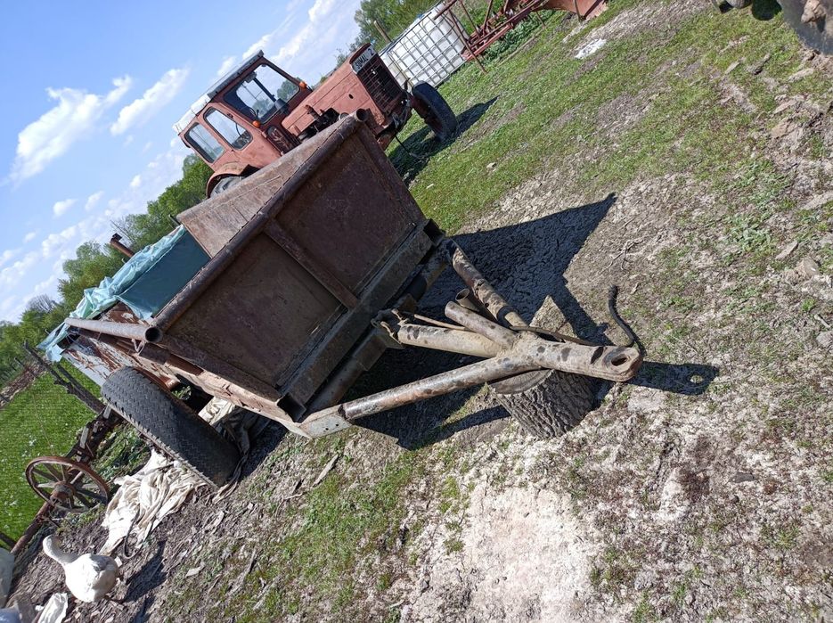 Vând remorca pentru tractor
