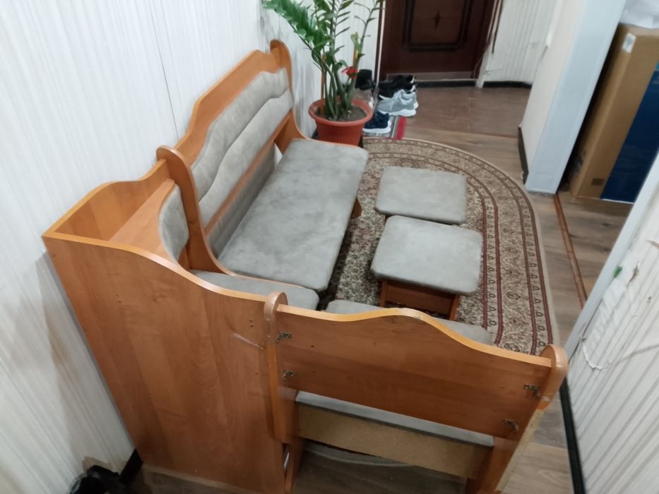Кухонный угловой диван