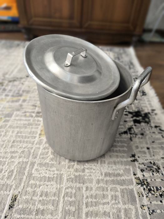 Продам кострюлю.