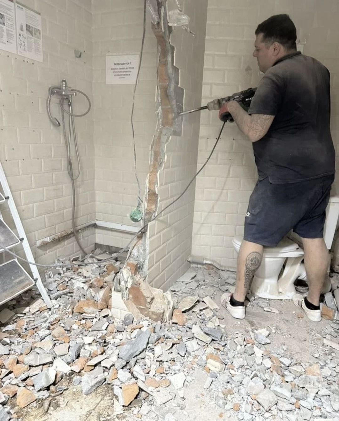 Демонтаж стен и возведение перегородок
