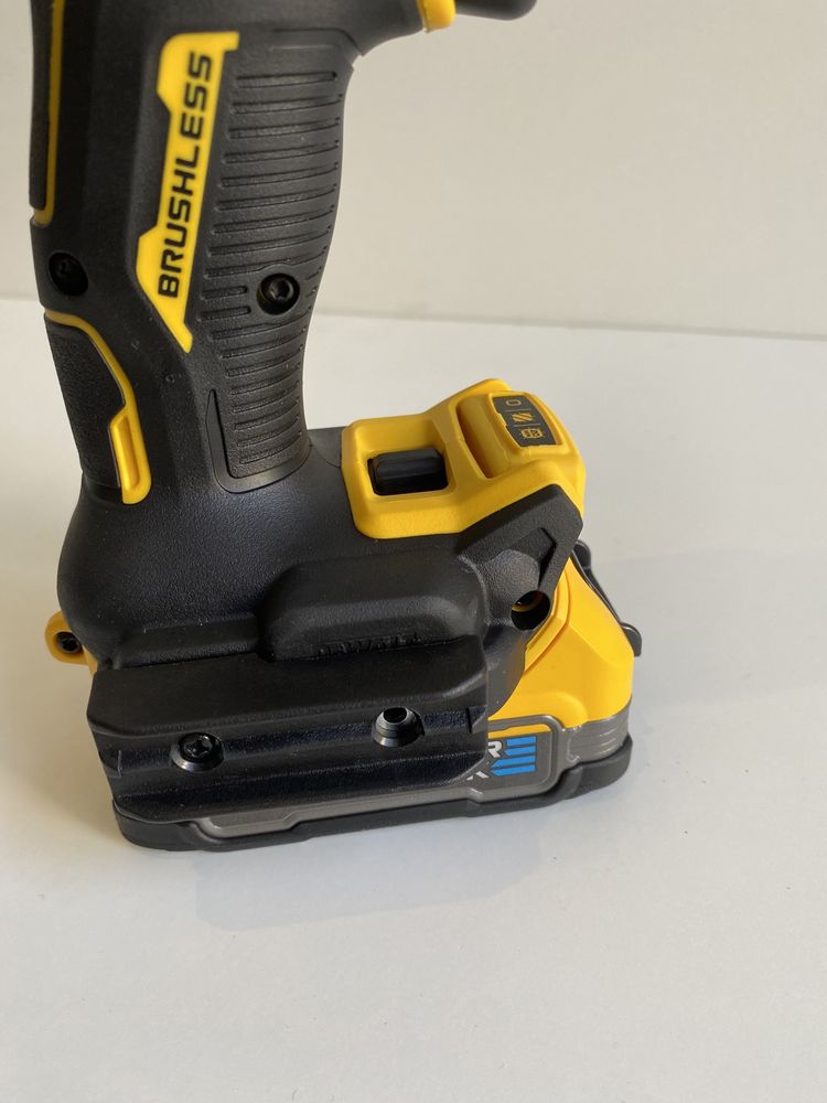 Ударен Винтоверт DeWALT DCD805E1T 18V 90Nm XR  Brushless