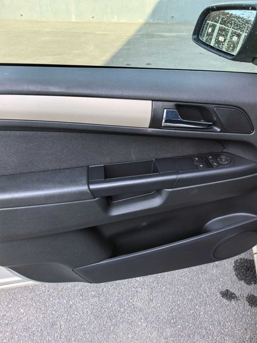 Opel Zafira - inmatriculat 2011, 1.6 benzina, 7 locuri, carlig