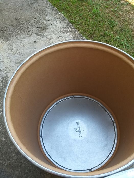 Cutie box cu capac metalic