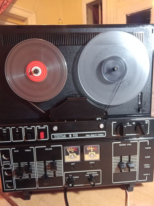 Magnetofon Tesla B115 defec !Funcționează doar pe o pista