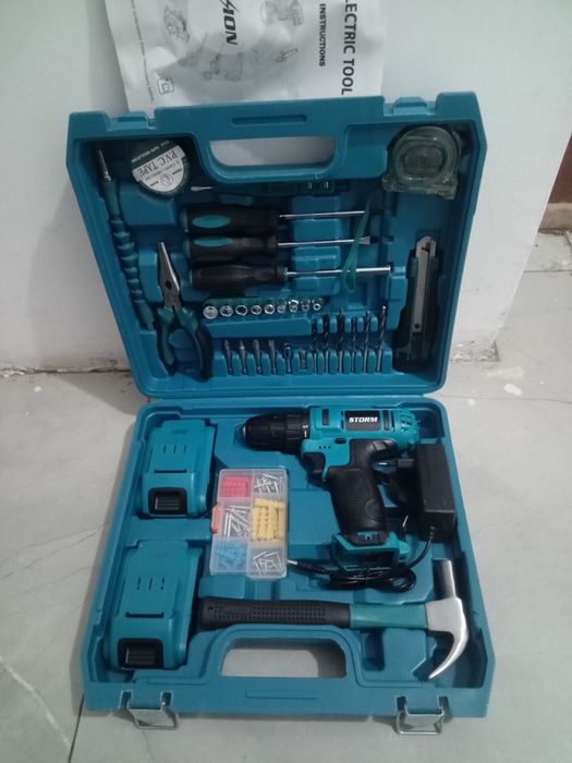 Продам шруповёрт шторм с набором
