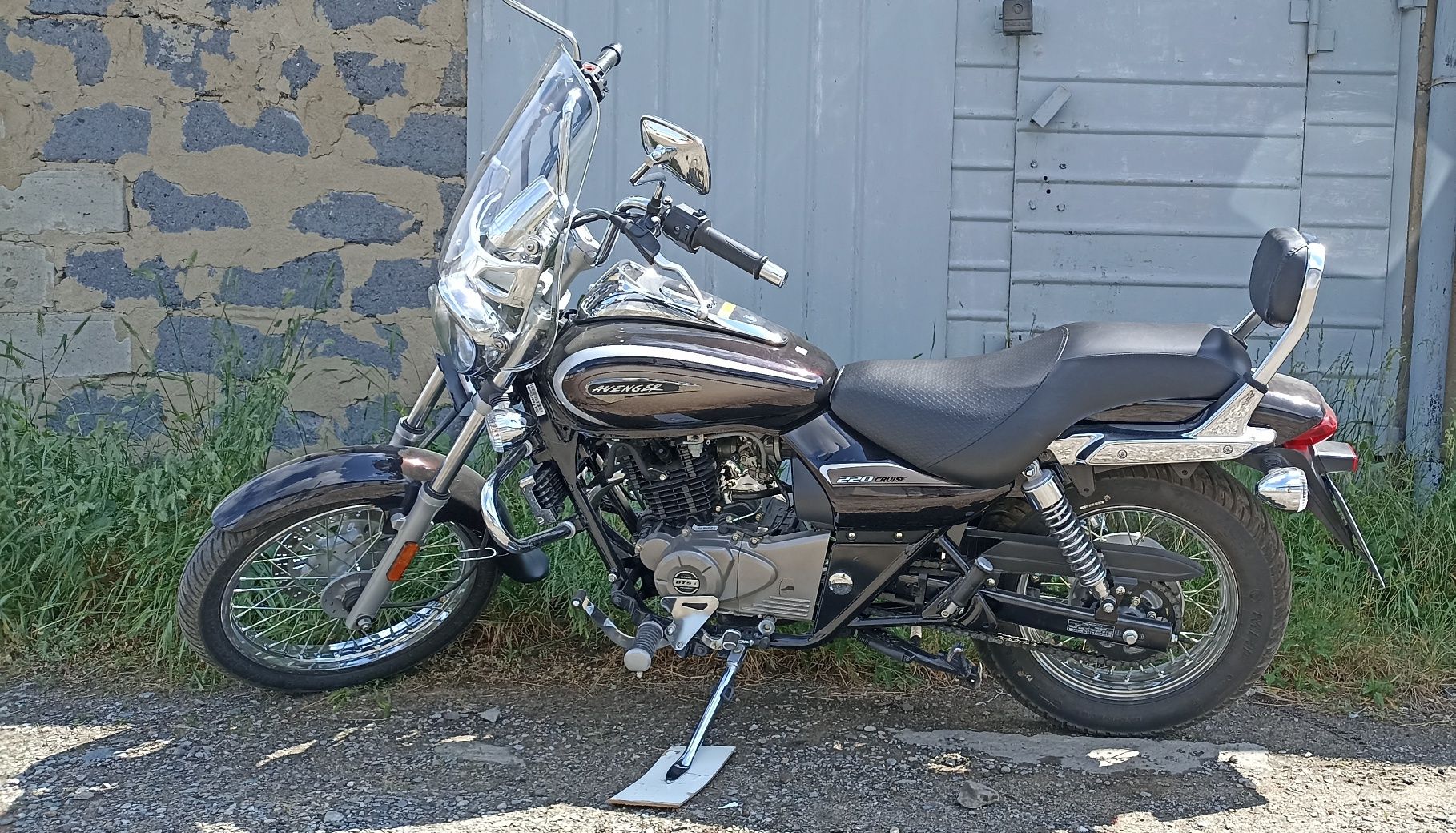 Круизер Bajaj Avenger 220