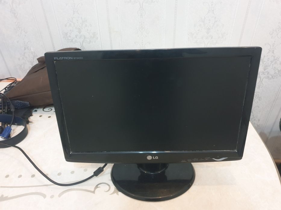 Манитор прадаётся LG в хорошим состоянии