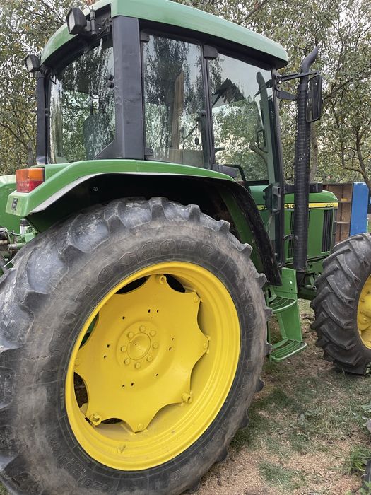 Tractor John Deere 6100
