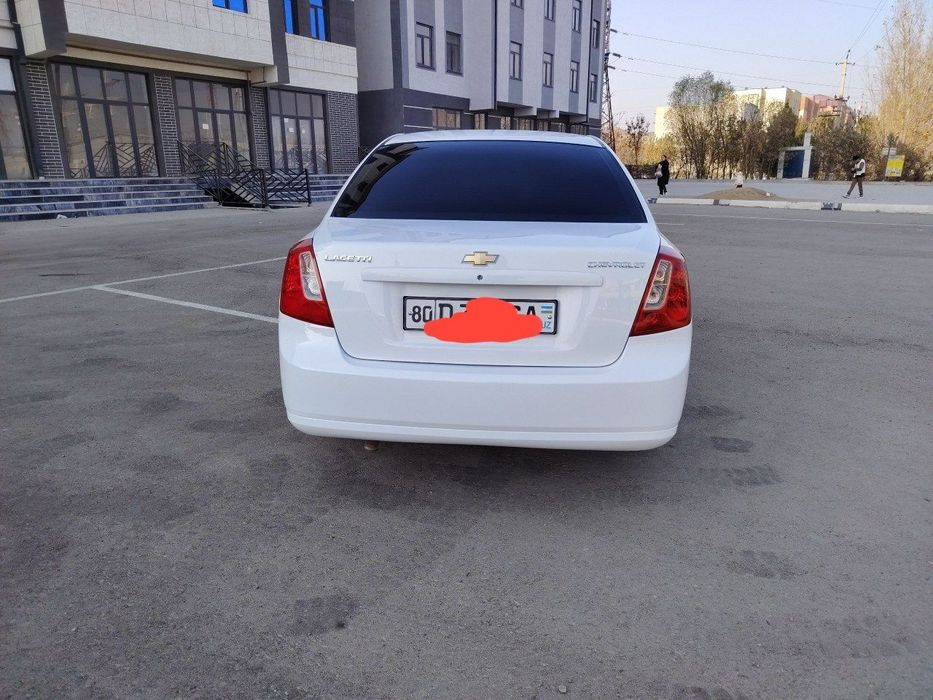 Лассети сотилади метанда