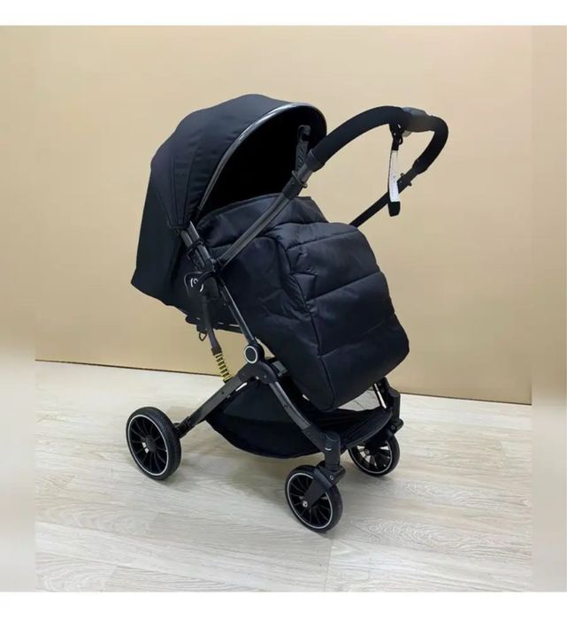 Продам новую прогулочную коляску