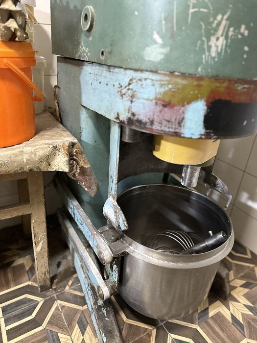 Продается миксер для кондитерских изделий