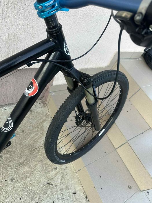 Vând bicicletă Diamond făcută pe piese sau schimb cu kukirin g2 in sus