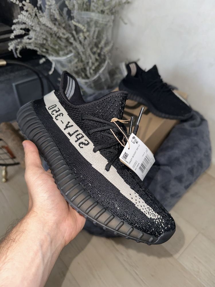 Adidas Yeezy Boost 350 V2 Core Black White / Oreo
