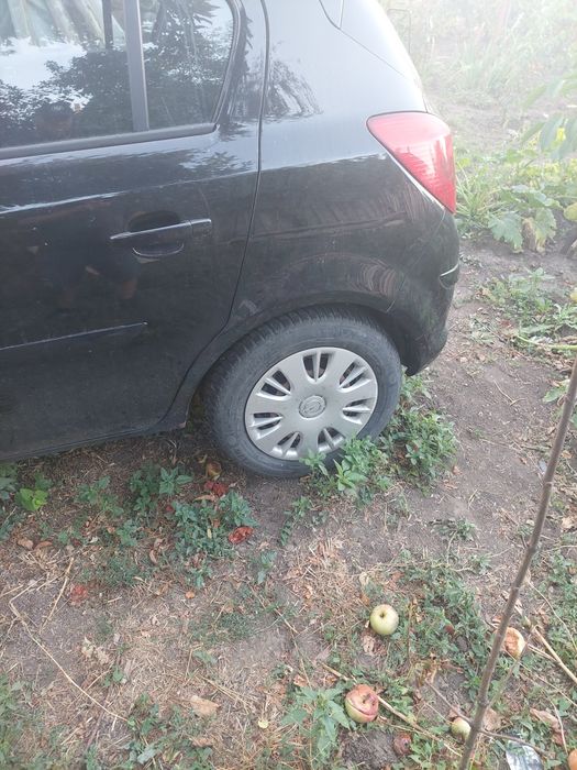 Dezmembrez opel corsa D 1.3 cdti