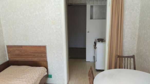 Дава се под наем Двустаен апартамент в Бургас, Възраждане - 42 кв.м за 125 € - Снимка #2