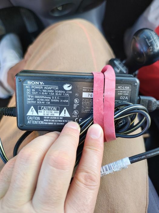 Incarcator Sony AC-L10A