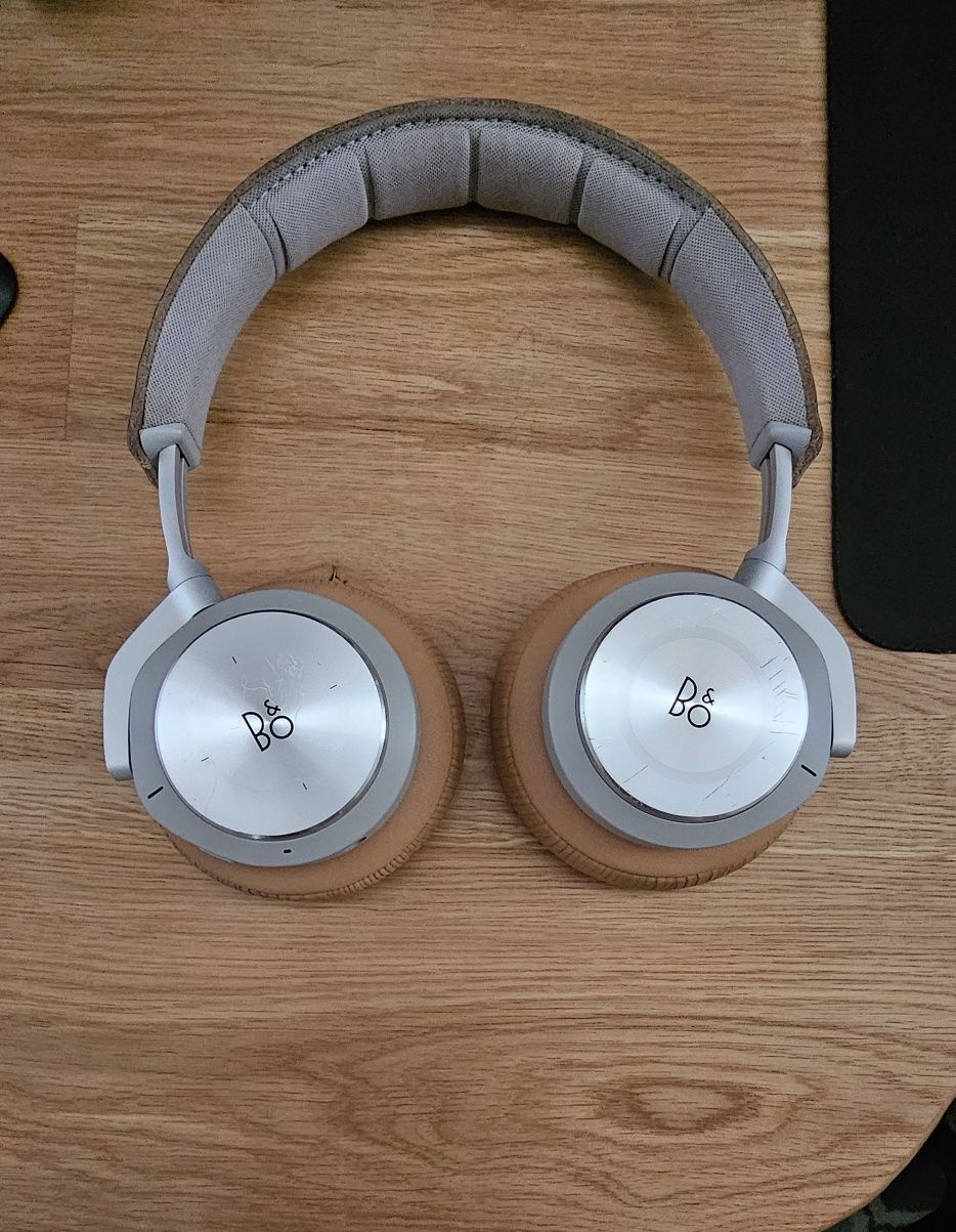 Casti Bang and Olufsen Beoplay H9i usb C