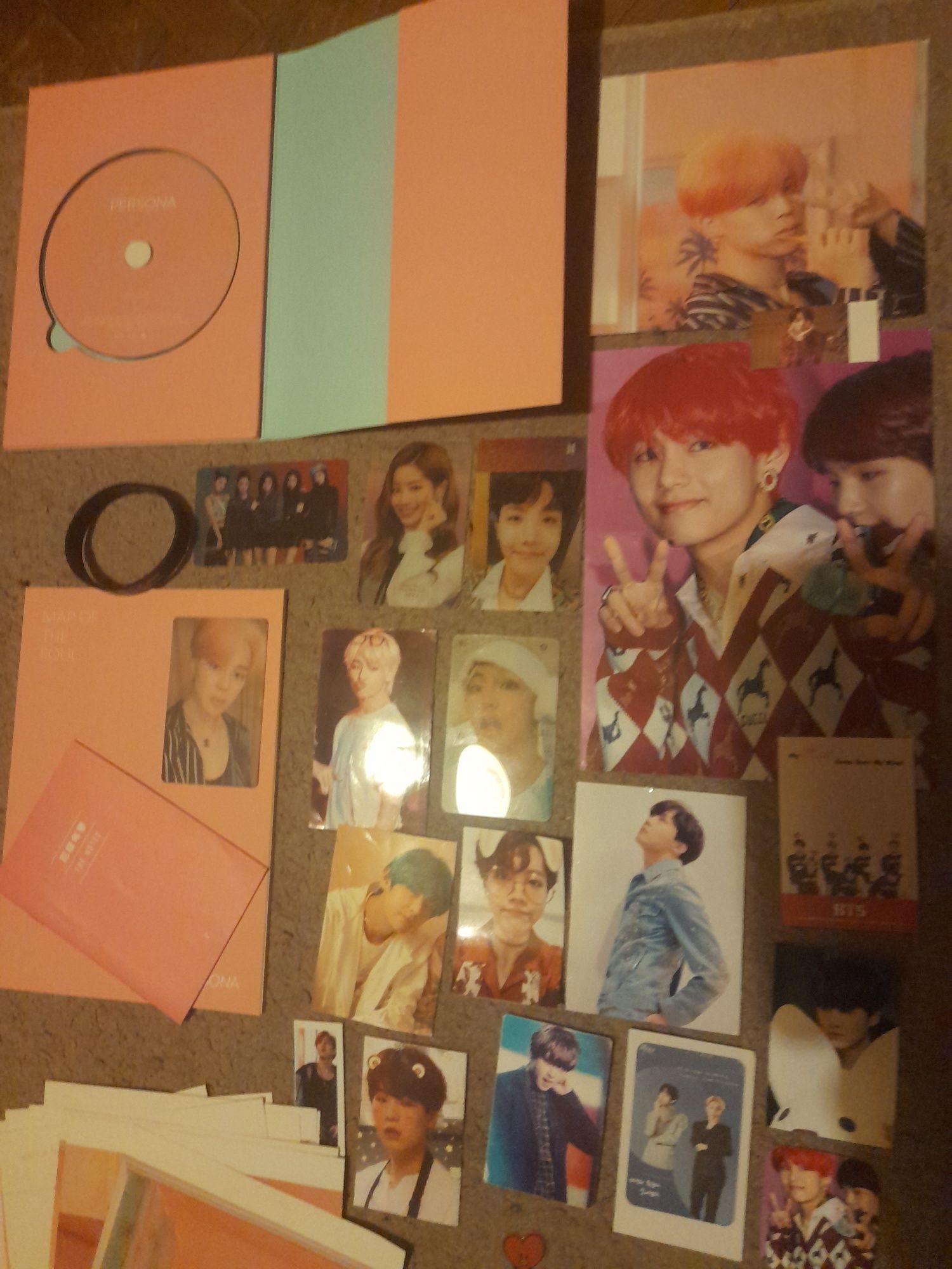 Album BTS, bwl,photocarduri si poze ( 150 lei negociabil)