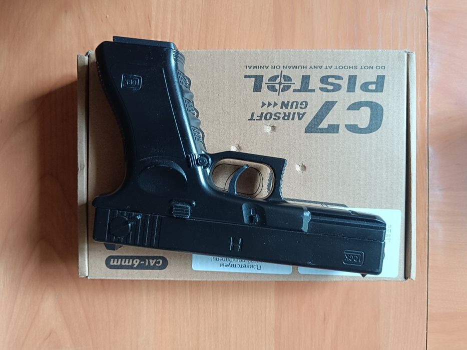 Пистолет Glock 18