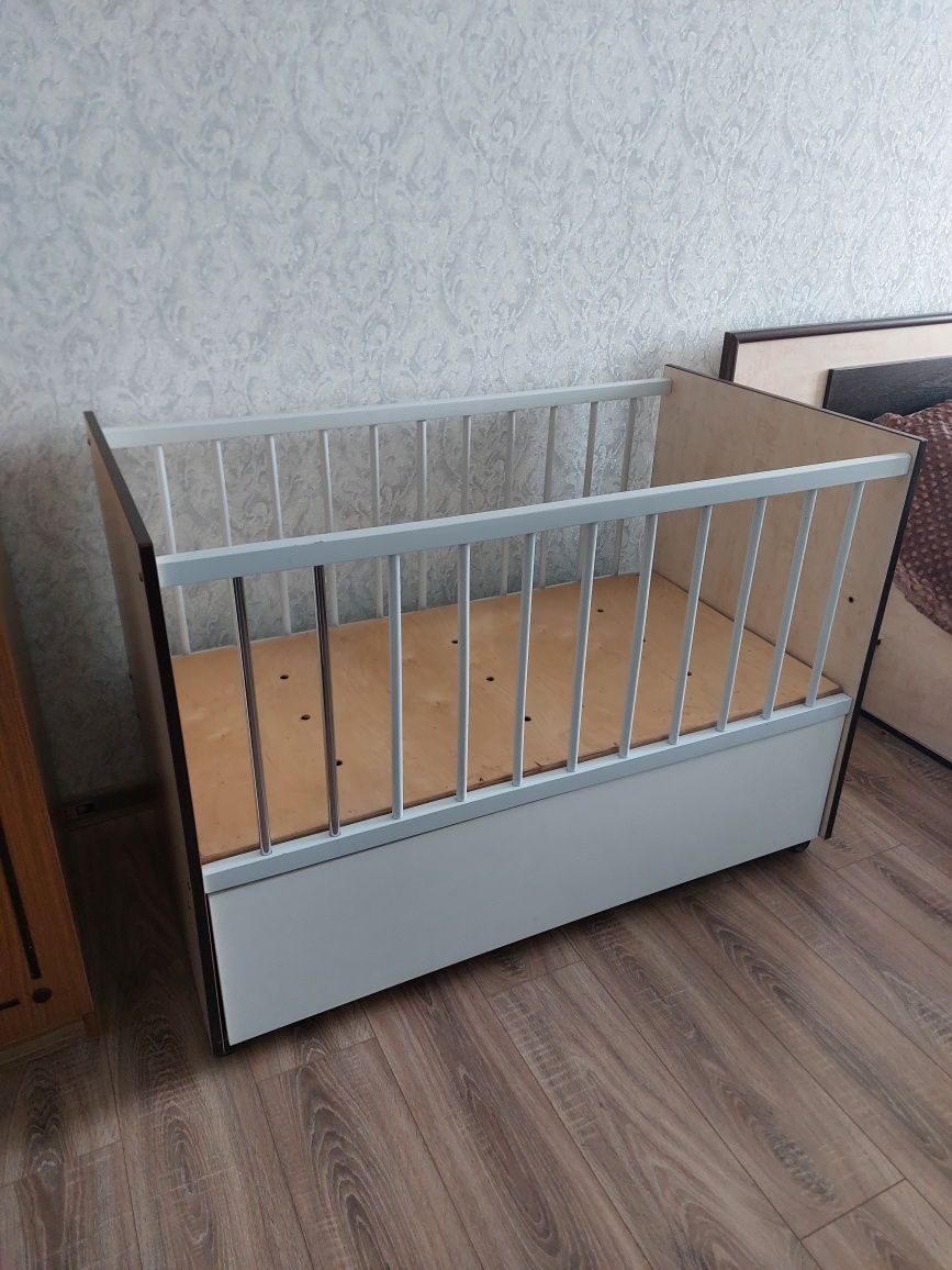 Кроватка детская 120×68