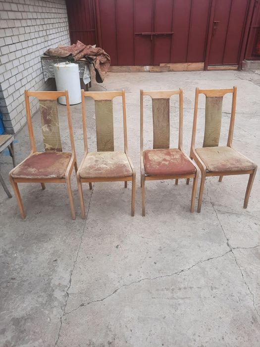 Продаю 3 деревянных стула