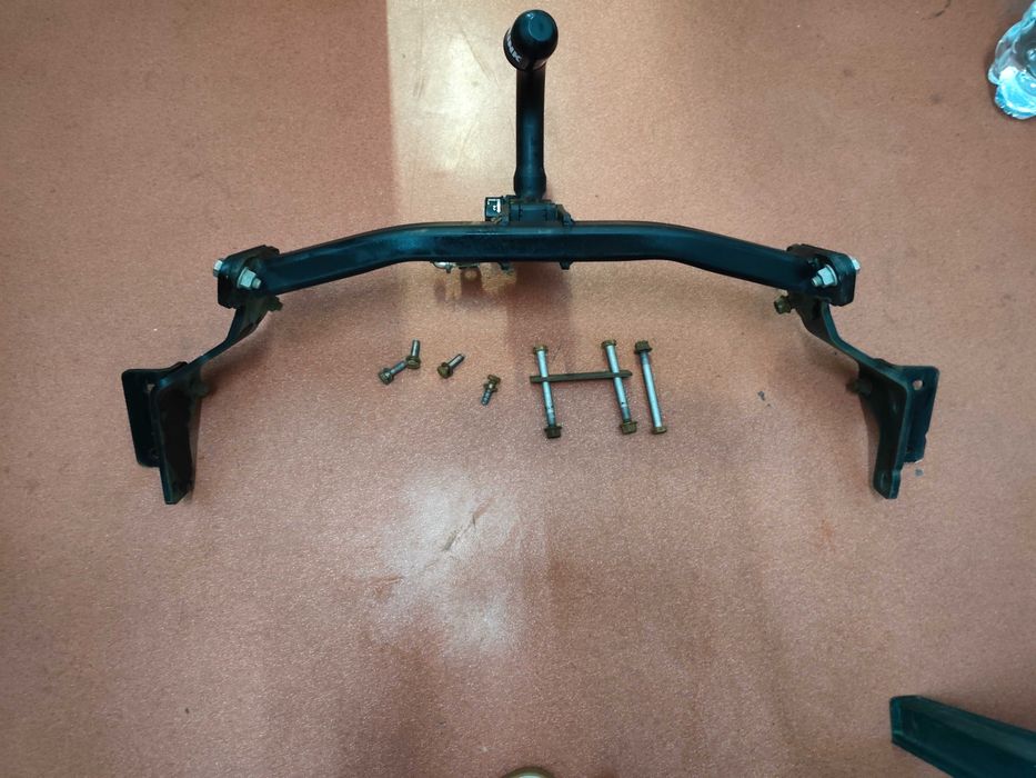 Vând cârlig remorcare Hyundai Grand Santa Fe