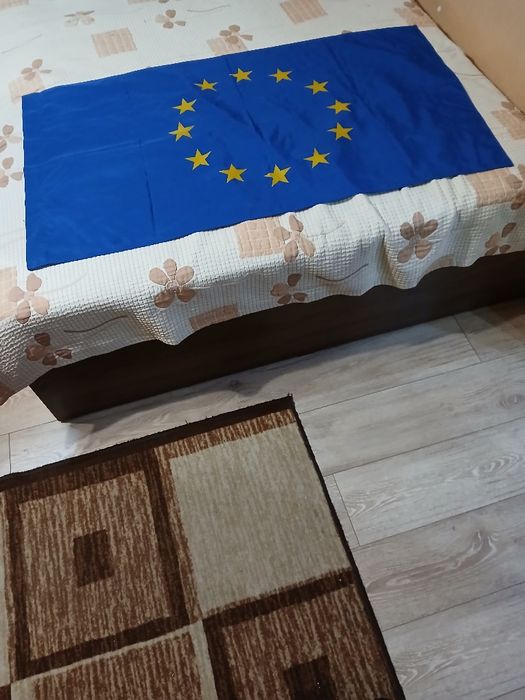 Продавам знамена