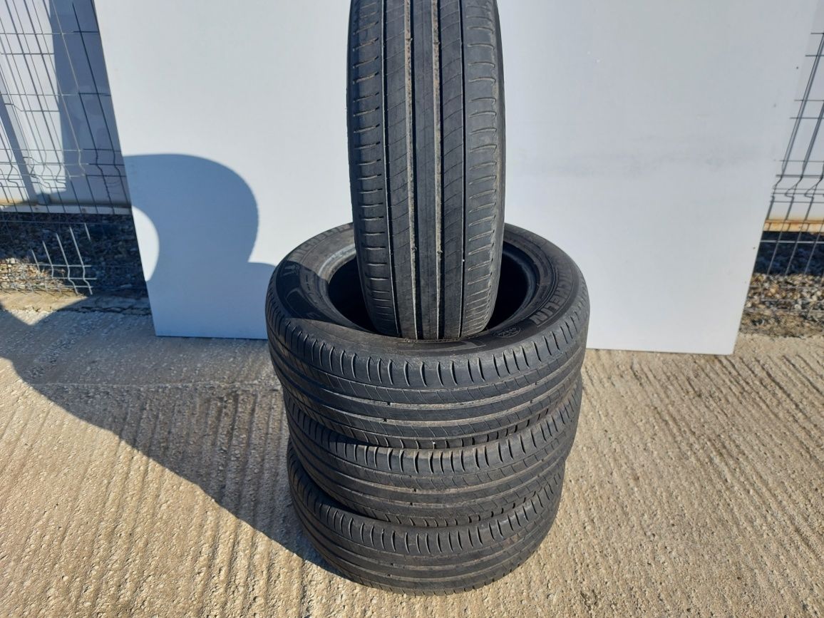 125 lei bucata! Set anvelope VARA 215 60 17 Michelin