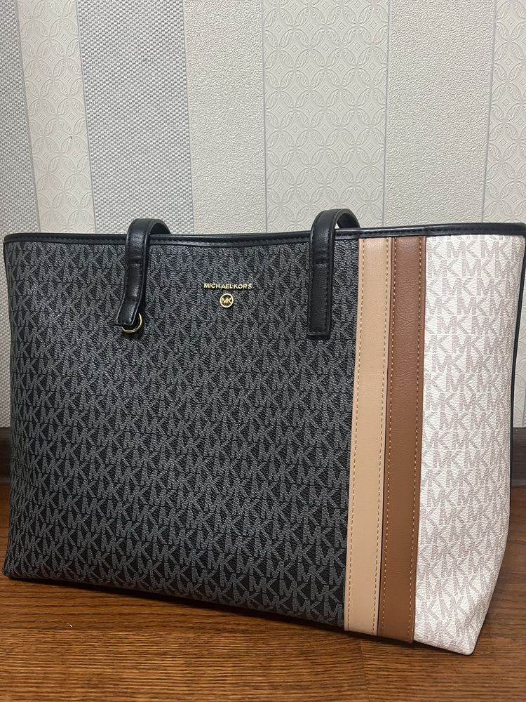 Продам сумку Michael Kors