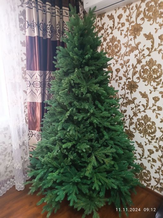 Искусственная новогодняя ёлка Императорская - это наш топ продаж.
