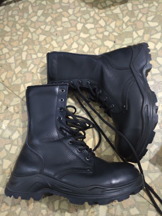 Продам берцы новый