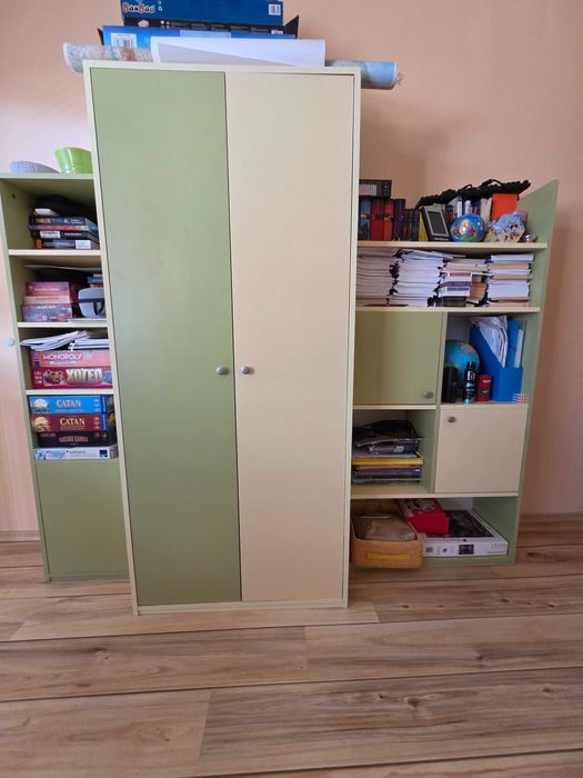Мебели детска стая - комплект легло, гардероб етажерки