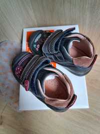 Biomcanics обувки за прохождане