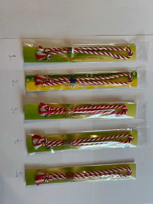 Мартеници на едро