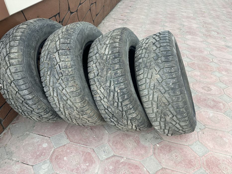 Продам шины на прадо