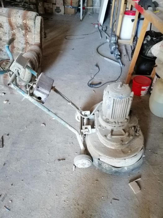 Шлифовальная машинка