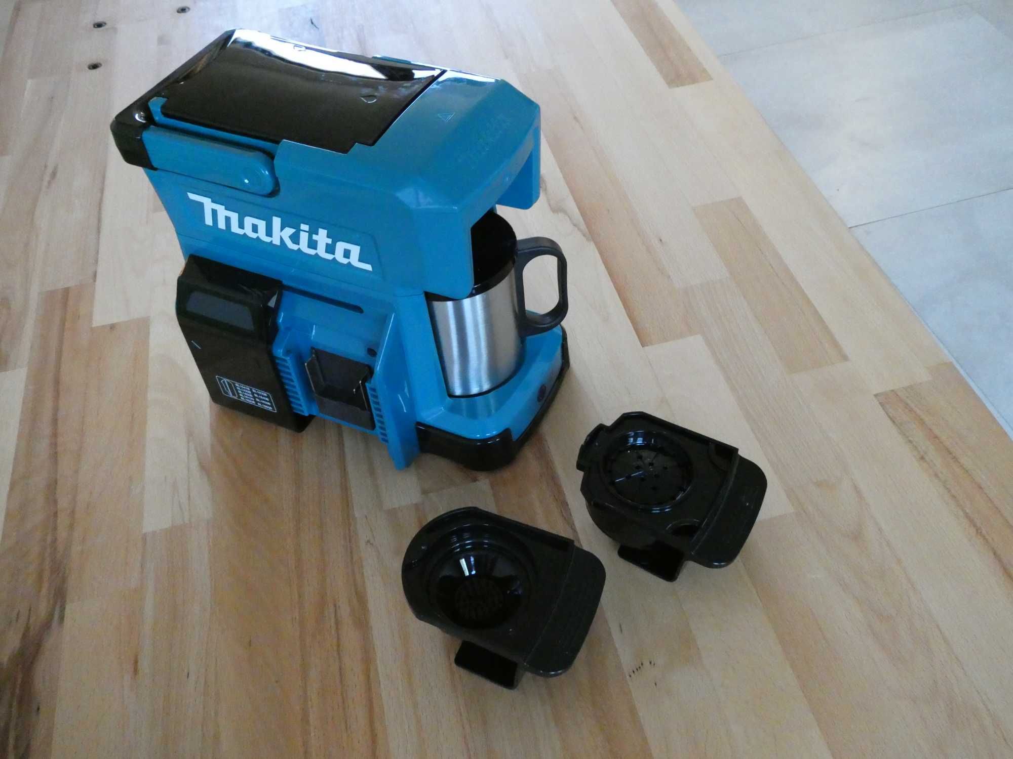 Кафе машина Makita DCM501Z
