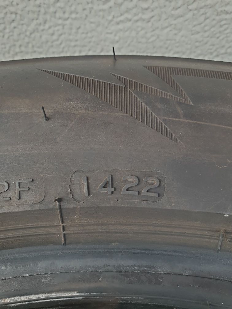 Зимни гуми 4 броя BRIDGESTONE Blizzak LM005 215 60 R17 дот 1422