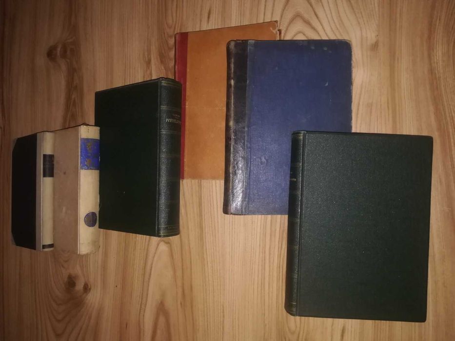 Старинни книги- Война и мир,Червено и черно Стендал,Средъ мрака