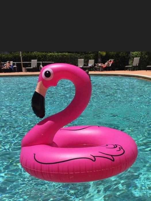 Vând colac  flamingo roz pentru plaja si saltea pentru apa