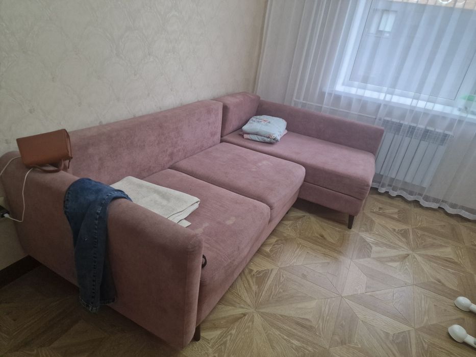 Срочно продам диван угловой