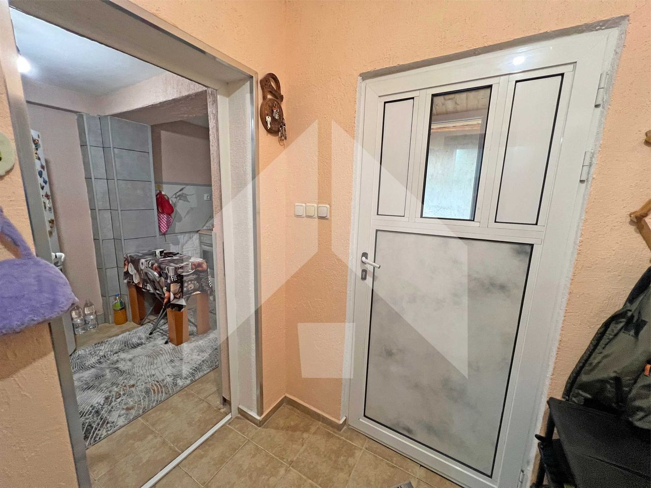 Продава се Етаж от къща в Нови пазар - 72 кв.м за 1013 €/кв.м - Снимка #1