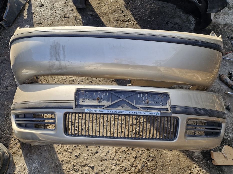 Передний бампер Skoda Super B 2005