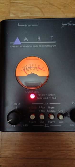 Vând preamplificator microfon cu tub