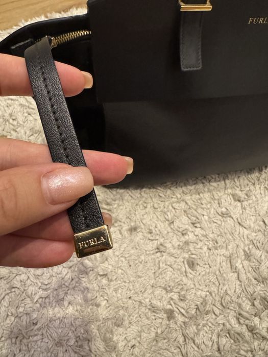 Черна чанта Furla