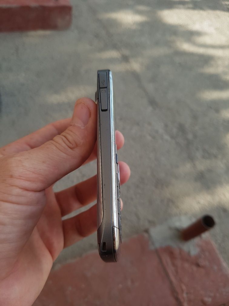 Nokia E72 sotaldi