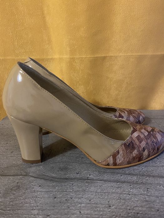 Vand pantofi Luvabe cu toc gros numarul 34