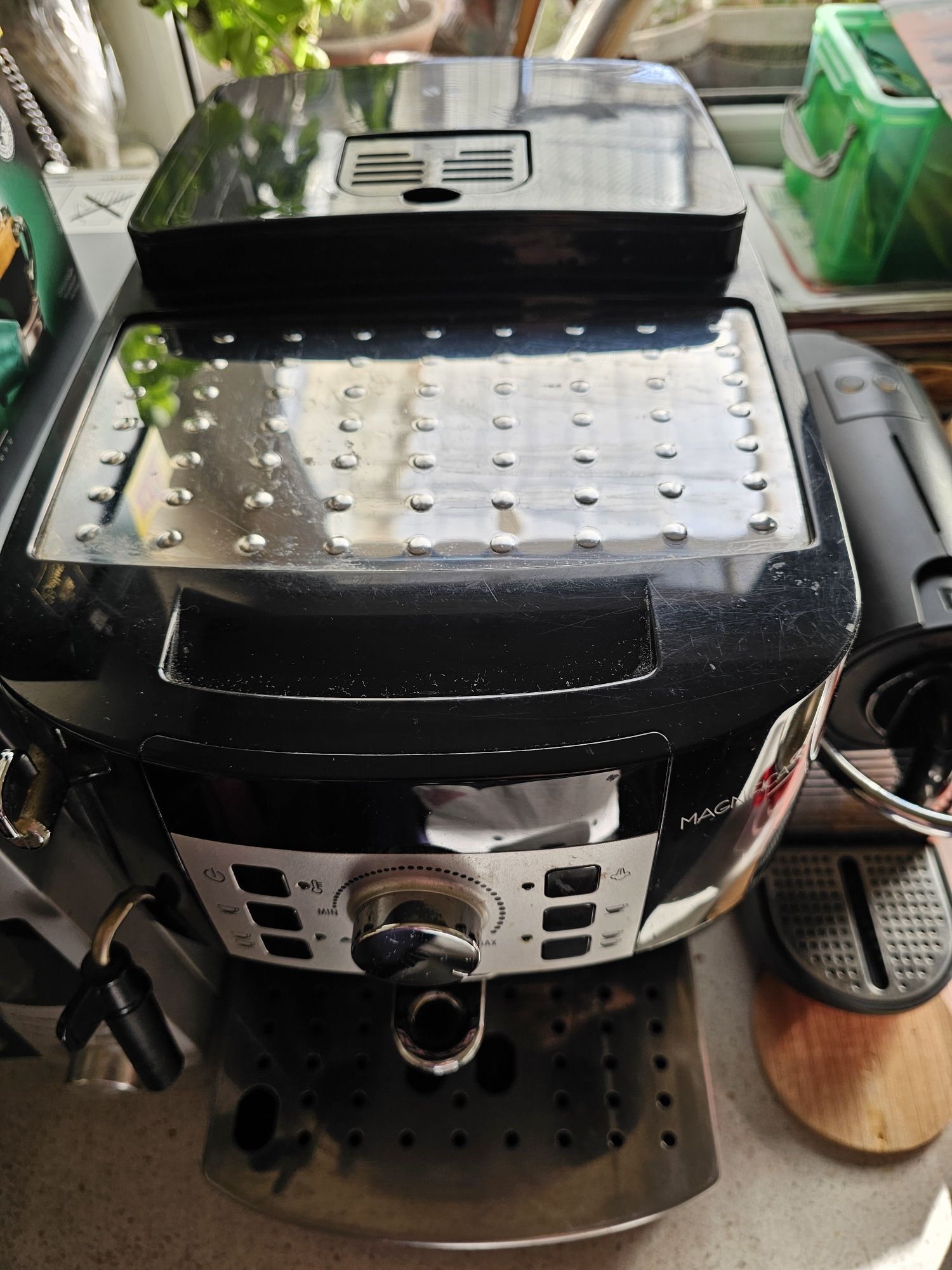 Espressor automat Delonghi Magnifica S