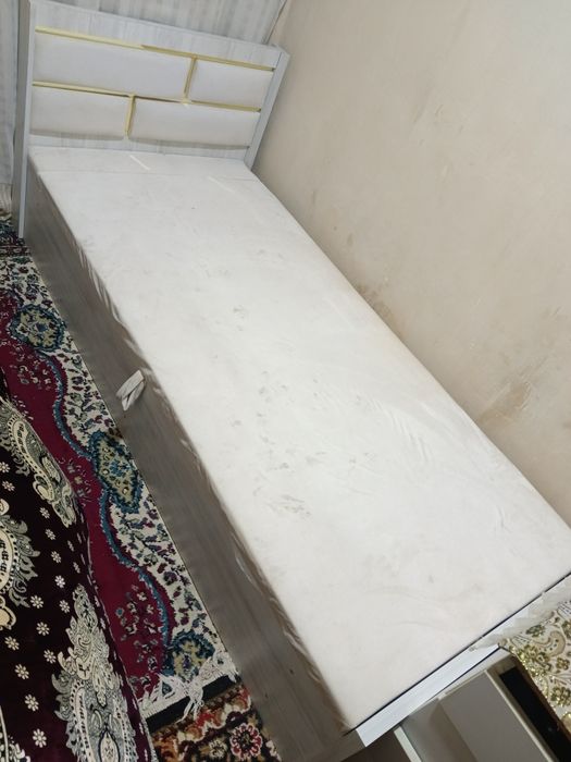 Bir kishilik krovat sotiladi продам кровать